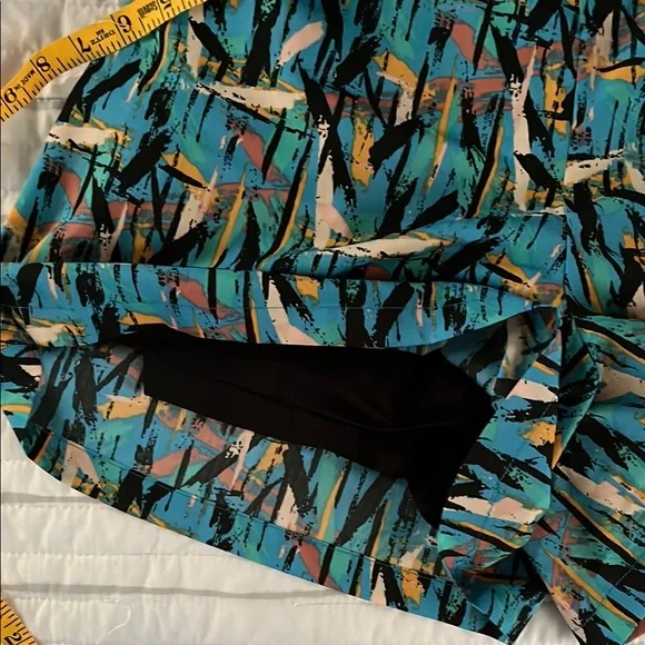 High Waist Abstract Print Women's Shorts - Picture 4 of 7